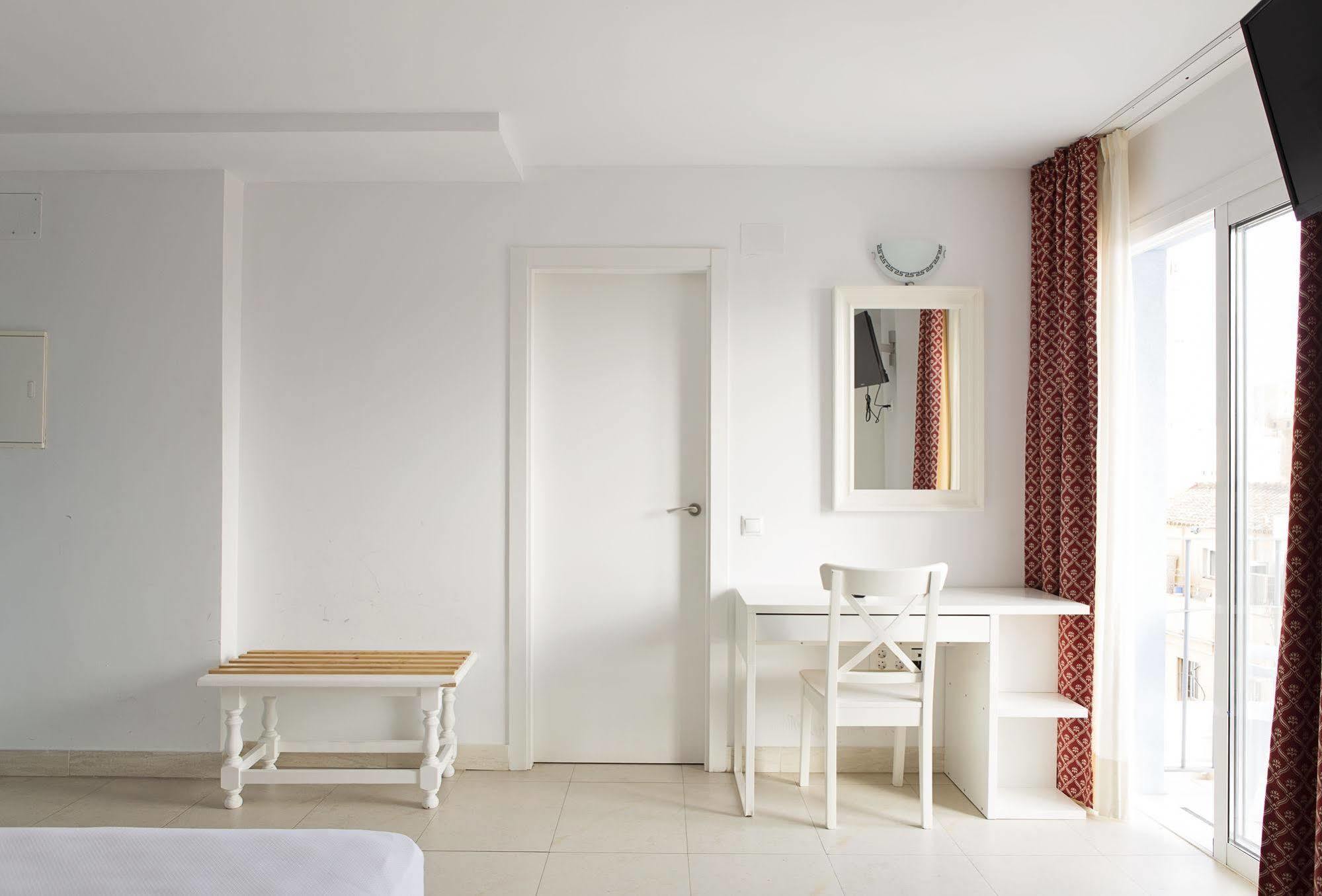Hotel Eliseos Malaga Exterior photo