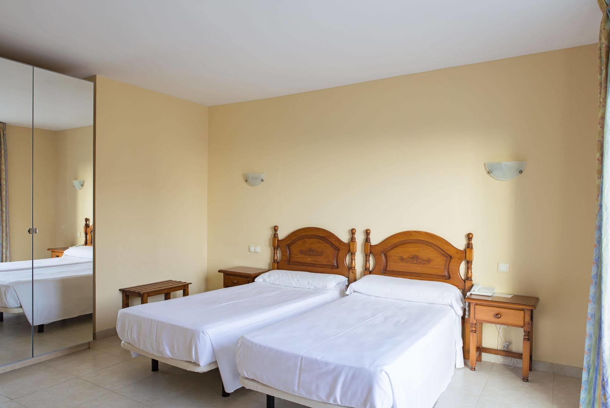 Hotel Eliseos Malaga Exterior photo